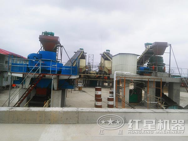 礦用沖擊式破碎機生產現(xiàn)場