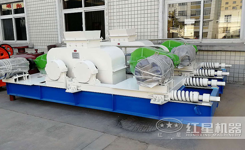 對(duì)輥式制砂機(jī)