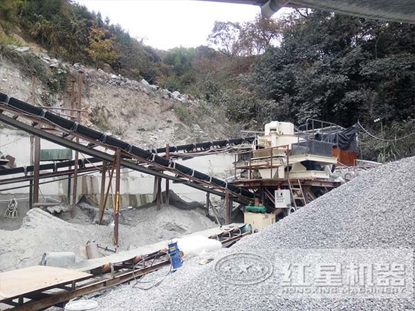 時產200噸米石制砂機作業(yè)現場